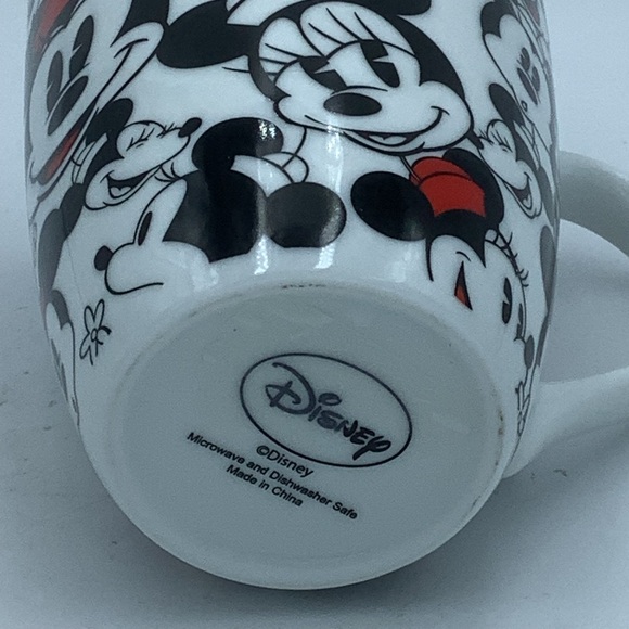 Disney Mickie & Minnie Mug - Picture 7 of 7